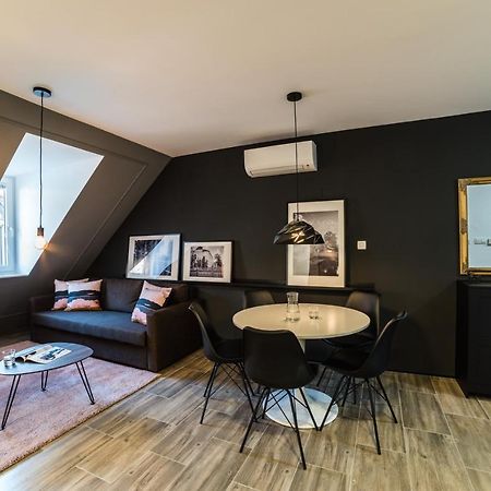 Flex Apartments Tour As Ljubljana Bagian luar foto