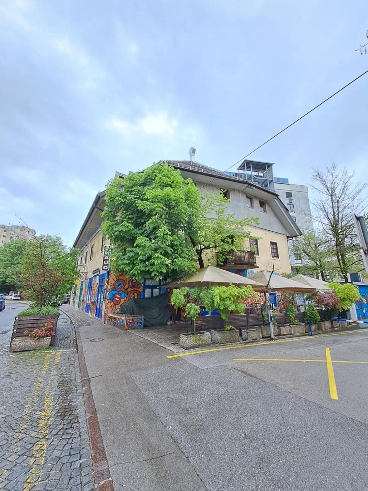 Flex Apartments Tour As Ljubljana Bagian luar foto