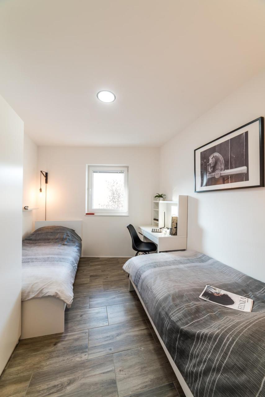 Flex Apartments Tour As Ljubljana Bagian luar foto