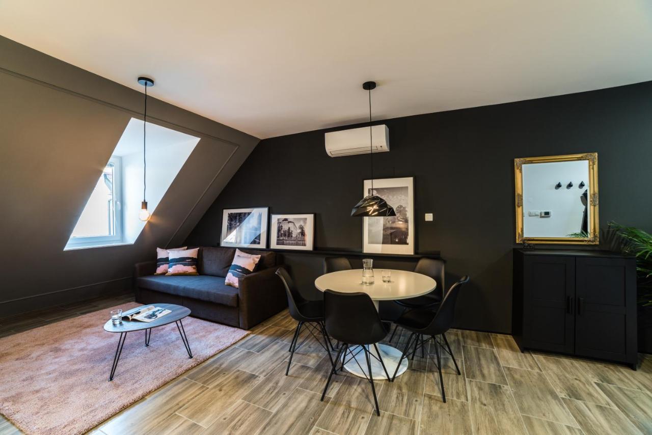 Flex Apartments Tour As Ljubljana Bagian luar foto