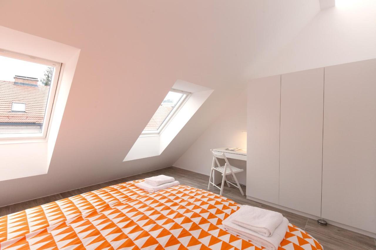 Flex Apartments Tour As Ljubljana Bagian luar foto